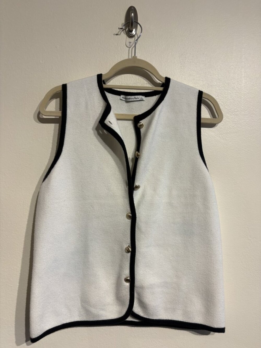 Abercrombie & Fitch Ivory Black Trim Gold Button Knit Sweater Vest Size L
